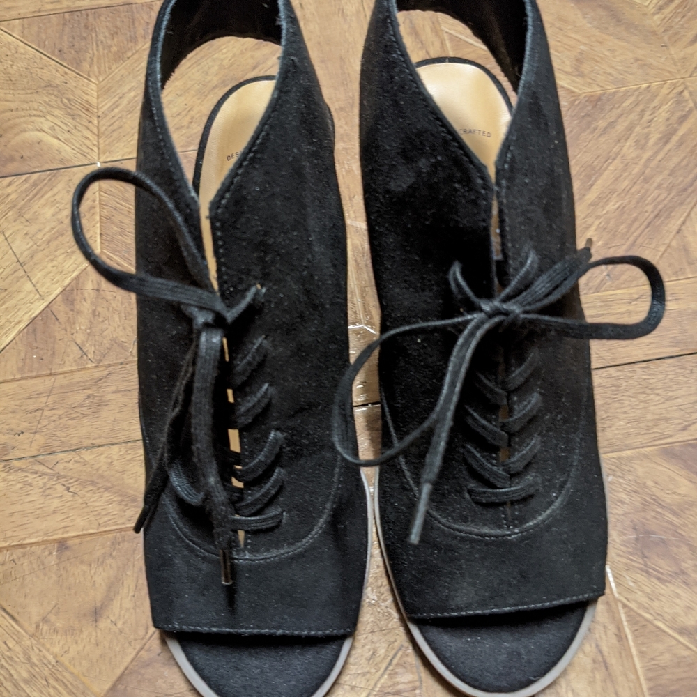 Open-Toe Booties
true black - Picture 5 of 9